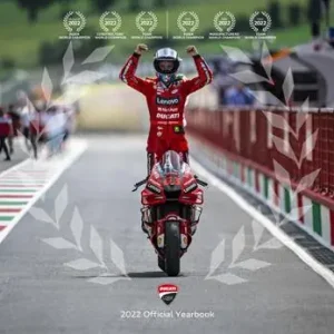 Ultime Pezzi Ducati. Il libro ufficiale Ducati corse 2022. Ediz. italiana e inglese